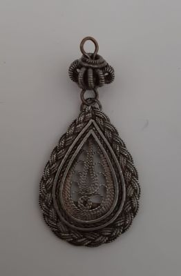 תליון פילגרן מכסף סטרלינג.