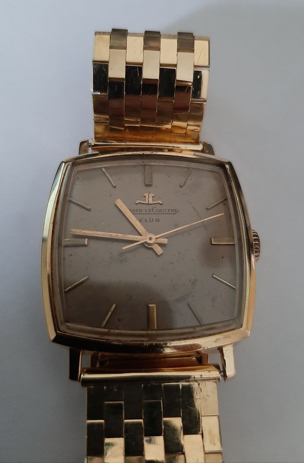 שעון 
Jaeger LeCoultre ייגר לה קולטרה וינטג' לגבר סביבות 1970 , גודל קופסה 31X31 מ"מ , זהב 