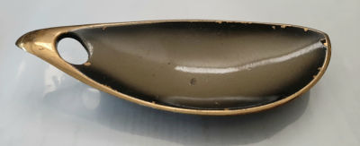 פל בל Pall Bell קערה קטנה מברוזה. סביבות שנת 1948-1950. אורך 16.5 ס"מ.