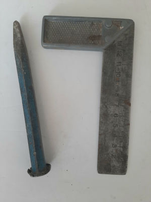 לוט 2 כלי עבודה ישנים.