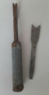 לוט 2 כלי עבודה ישנים.