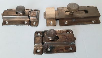 לוט 3 מנעולים וינטג' לסגירת דלתות.