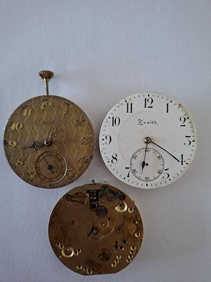 לוט 3 מנגנוני שעוני כיס עתיקים. דוקסה , זניט DOXA, Zenith. קוטר 42 מ"מ.