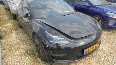 טסלה מודל 3 מודל 2021. 71,142 ק"מ, יד נוכחית: ראשונה, בעלות נוכחית: פרטי. תיבת הילוכים: אוטומטי 