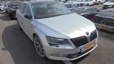 סקודה סופרב NEW מודל 2016. 175,212 ק"מ, יד נוכחית: רביעית, בעלות נוכחית: פרטי. תיבת הילוכים: 