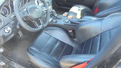 מרצדס C63AMG מודל 2012. 171,264 ק"מ, יד נוכחית: אחת עשרה, בעלות נוכחית: פרטי. תיבת הילוכים: 