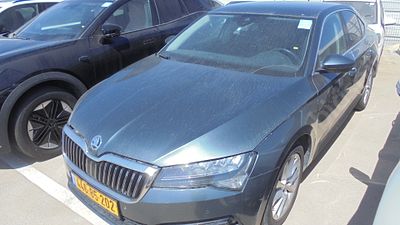 סקודה סופרב מודל 2021. 173,095 ק"מ, יד נוכחית: רביעית, בעלות נוכחית: פרטי. תיבת הילוכים: 