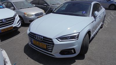 אאודי A5 מודל 2017. 136,979 ק"מ, יד נוכחית: רביעית, בעלות נוכחית: פרטי. תיבת הילוכים: אוטומטי 