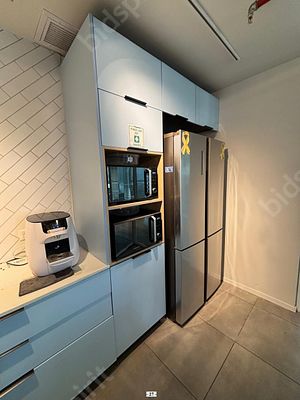 לוט של מכשירי חשמל. מיקרוגל - 2 יחידות 
מכונת 