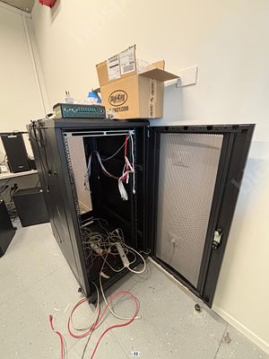 כלוב למחשבים. ההצעות אינן כוללות מע"מ. המע"מ יתווסף למחיר הזכיה