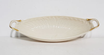 קערה כלי מרשים צבע אייבורי שמנת / תוצרת לנוקס ארה"ב LENOX USA 
מידה: 28.5 על 10.5 סמ גובה 