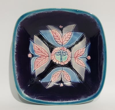 צלחת לתליה על הקיר תוצרת גופר ישראל חתומה 
מידה: 16.5 על 3.5 סמ