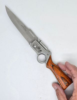 USA SUPER.KNIFE סכין קפיצית מתקפלת איכותית ביותר ! עם ניצרת נעילה . מעוצבת כרובה עם חיפוי פנלים