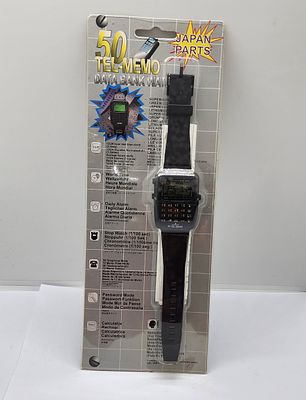 שעון באריזה המקורית, לא נפתח מעולם. עם הניירת שלו . 1980 בקרוב.