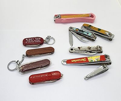 לוט של אולרים וקוצצים מצבים ויצרנים שונים.