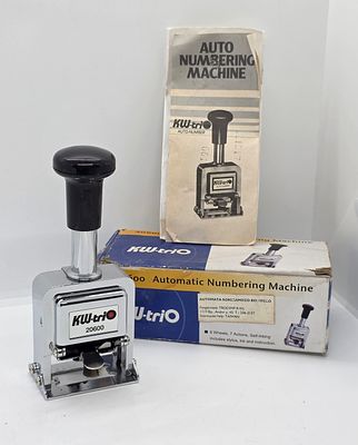 חותמת וינטאג ישנה , לא היתה בשימוש, באריזה המקורית. 
תוצרת 