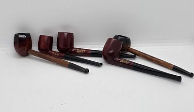 לוט של 5 פייפים מעץ פייפ לעישון טבק. מצב טוב אפשר להגיד לא היו בשימוש. חלקם חתומים . מידה: 16 