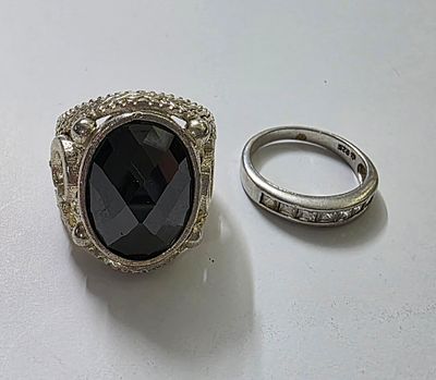 לוט של 2 תכשיטי כסף 2 טבעות .