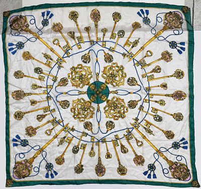 צעיף משגע ! מלא במפתחות סגנונות שונים..... צבעוניות מרתקת ואיכותית ! 
תפור ביד. 
מידה: 82*86 ס"מ