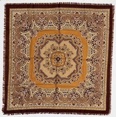 צעיף איכותי 100% צמר . עם תווית מקור . 
מידה: 67*67 ס"מ