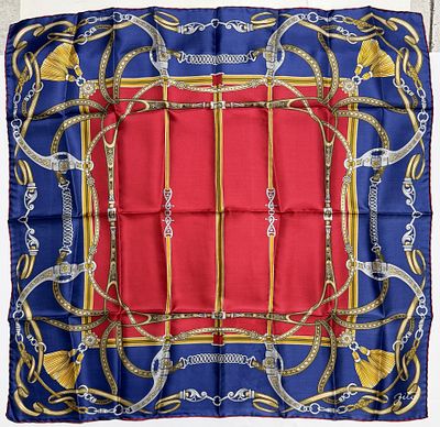 צעיף מיוחד ומהודר תפירה ביד 100% משי SILK 
חתום ZITA . 
תוצרת איטליהמידה: 80*78 ס"מ