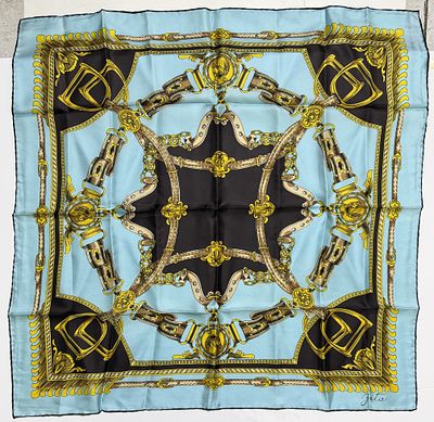 צעיף מיוחד ומהודר תפירה ביד 100% משי SILK 
חתום ZITA . 
תוצרת איטליה78*78 ס"מ