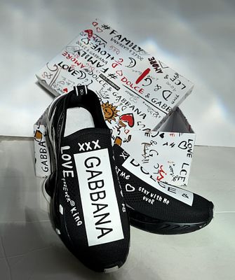 נעליים של דולצ'ה וגבאנה . מקוריים באריזה המקורית עם כרטיס שמעיד על מקוריות 
מידה 45 
מצב כמעט 