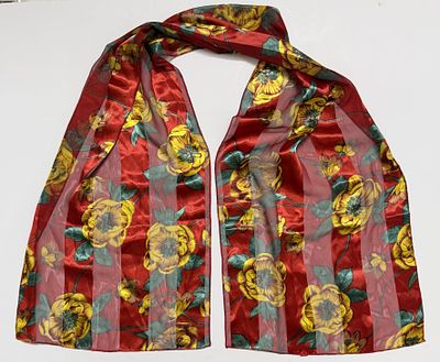 צעיף צבעוני ופרחוני. מיוחד. 
153 על 37 ס"מ