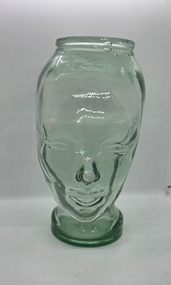 ראש מזכוכית יכול לשמש כאגרטל . 
מידה: 27 על 20 סמ