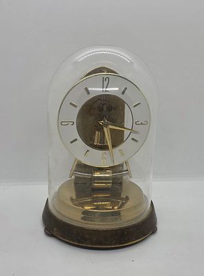 שעון עם חופה מפלסטיק שילוב של מתכת עם פלסטיק. לא נבדקה תקינות ימכר כפי שהוא 