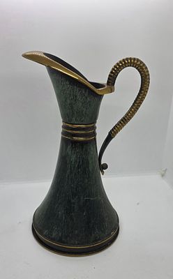 כד קנקן מיוחד נחושת ישראלית ישנה פטינה ישנה. תוצרת דייגי חתום בתחתית. מידה: 28 