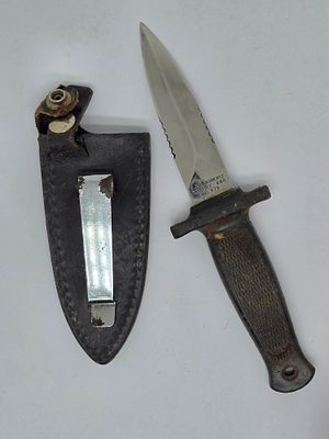 סכין מגף (Boot Knife) מסוג להב כפול (שטיקט) , תוצרת C. Jul Herbertz דגם Nr 975 עם להב פלדת אל- 