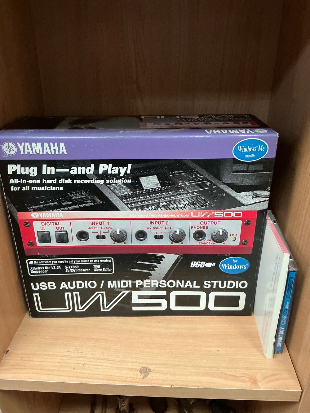 Lot 156: Yamaha UW500 USB Audio and MIDI Personal Studio...