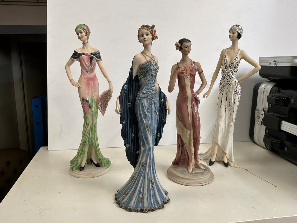 Lot 282: A Collection of Shudehill Giftware Art Deco Style...