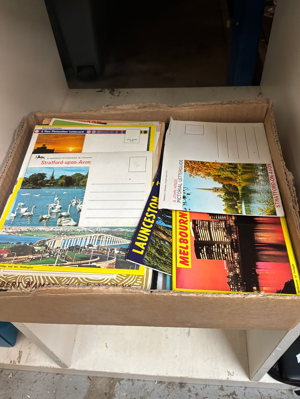 Lot 292: A Collection of Vintage Souvenir Ephemera featuring United...
