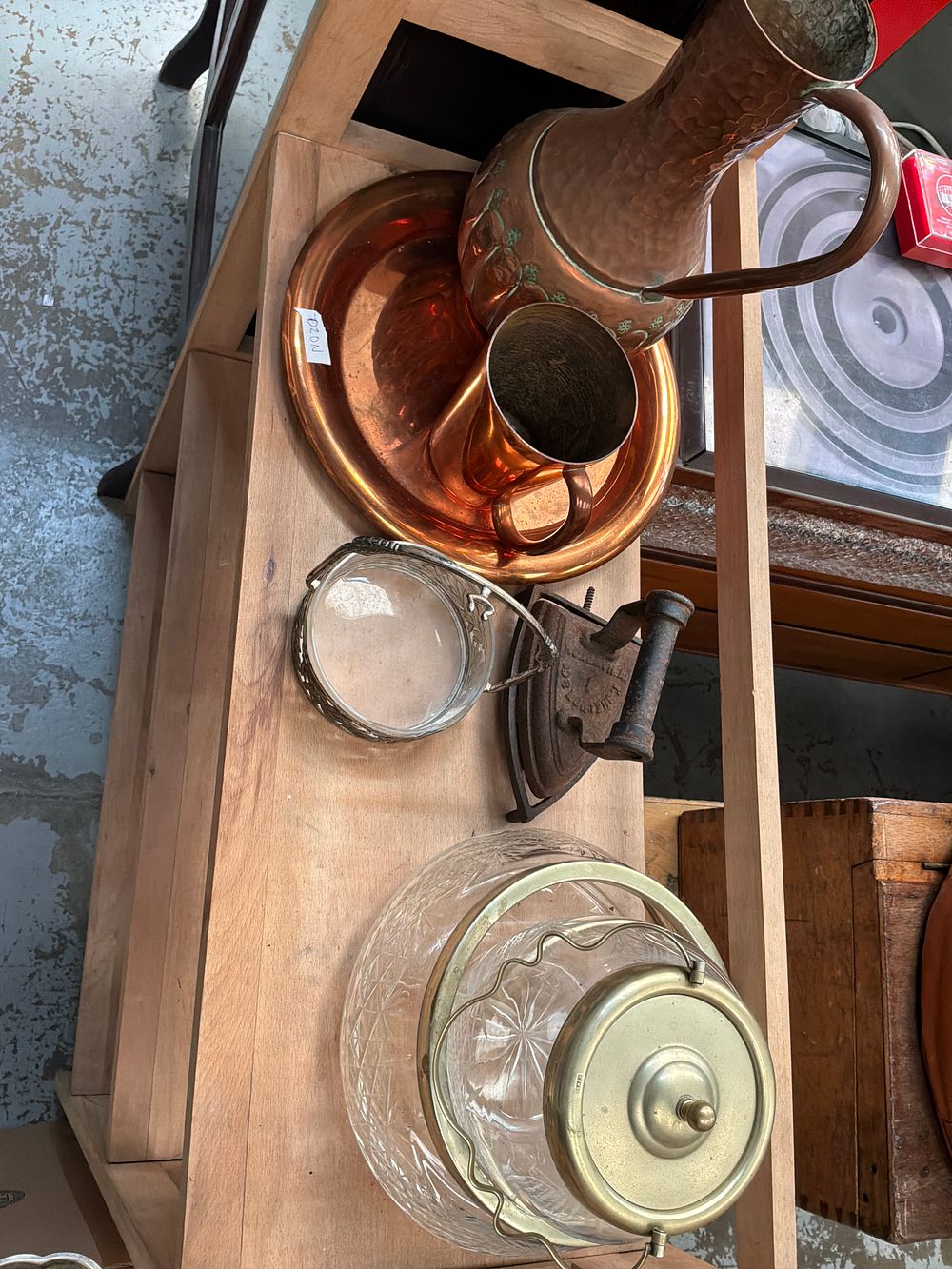 Lot 298: A Collection of Antique and Vintage Domestic Metalware...