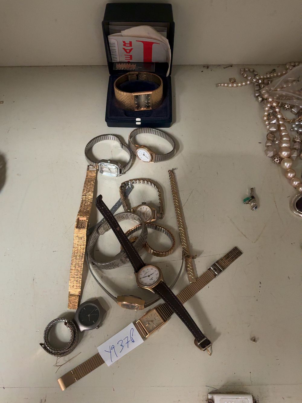 Lot 369: An Assortment of Ladies' Vintage and Modern Wristwatches