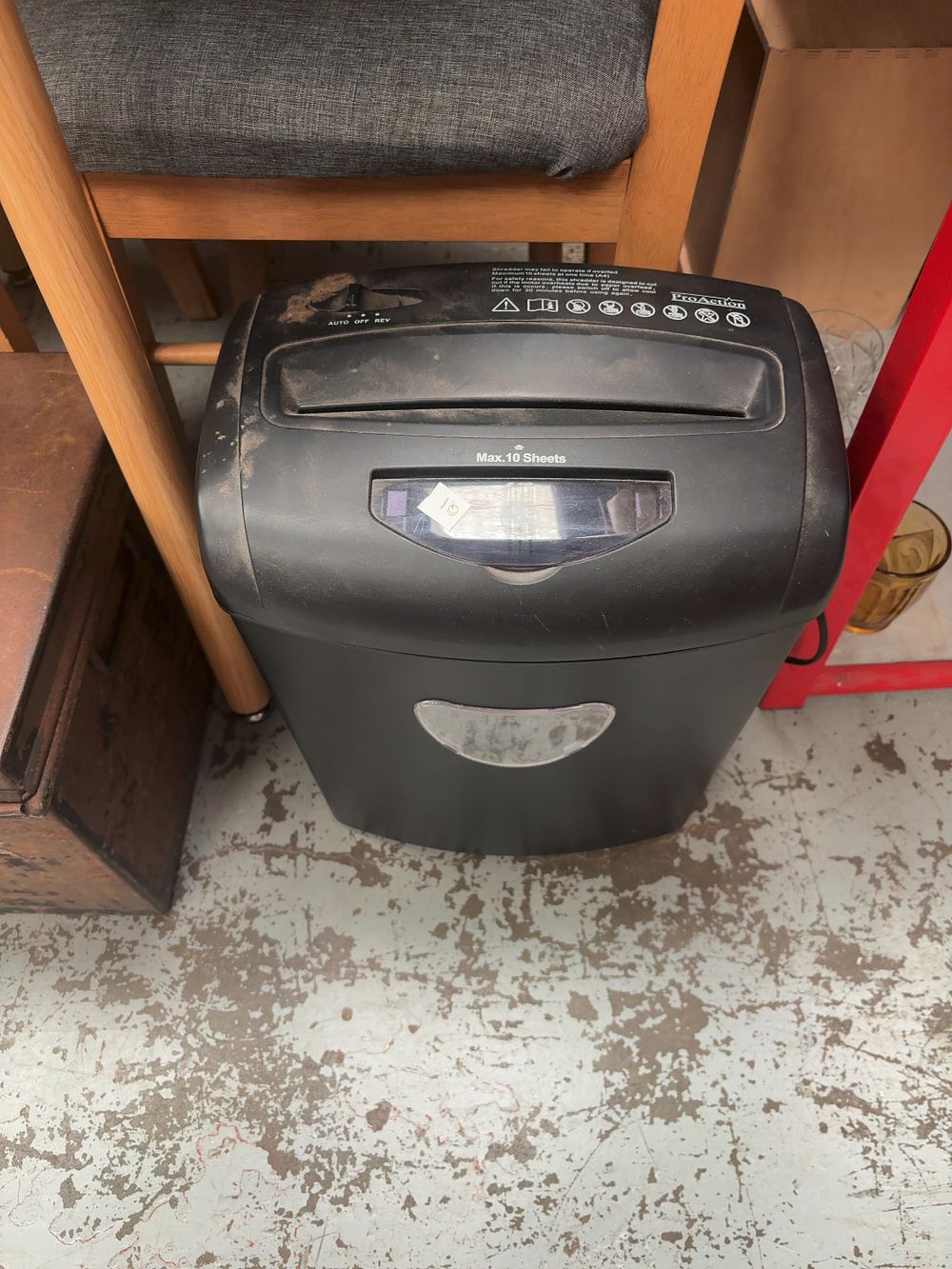 Lot 380: ProAction 10-Sheet Paper Shredder