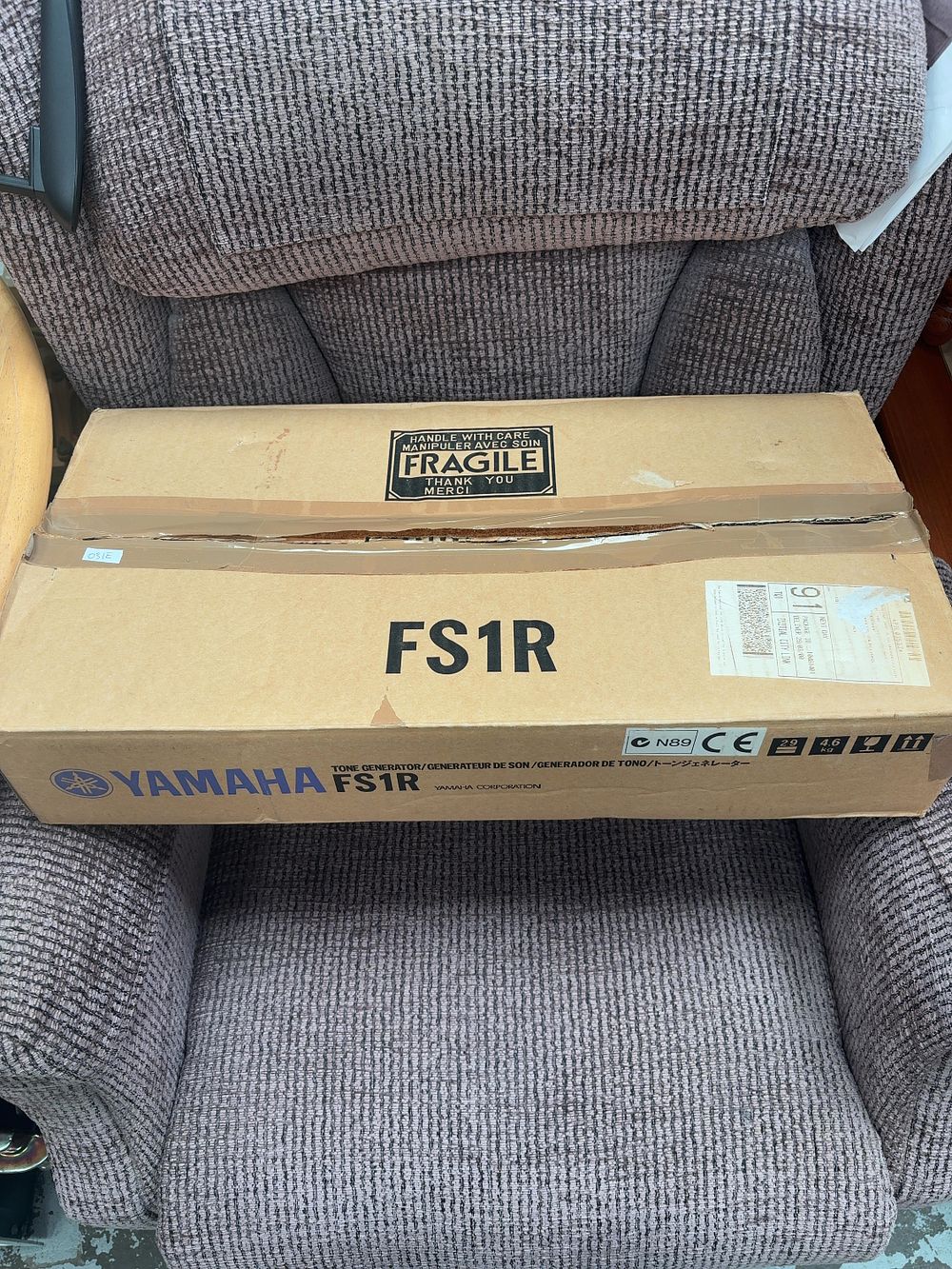 Lot 384: Yamaha FS1R Formant Shaping and FM Synthesis Tone...