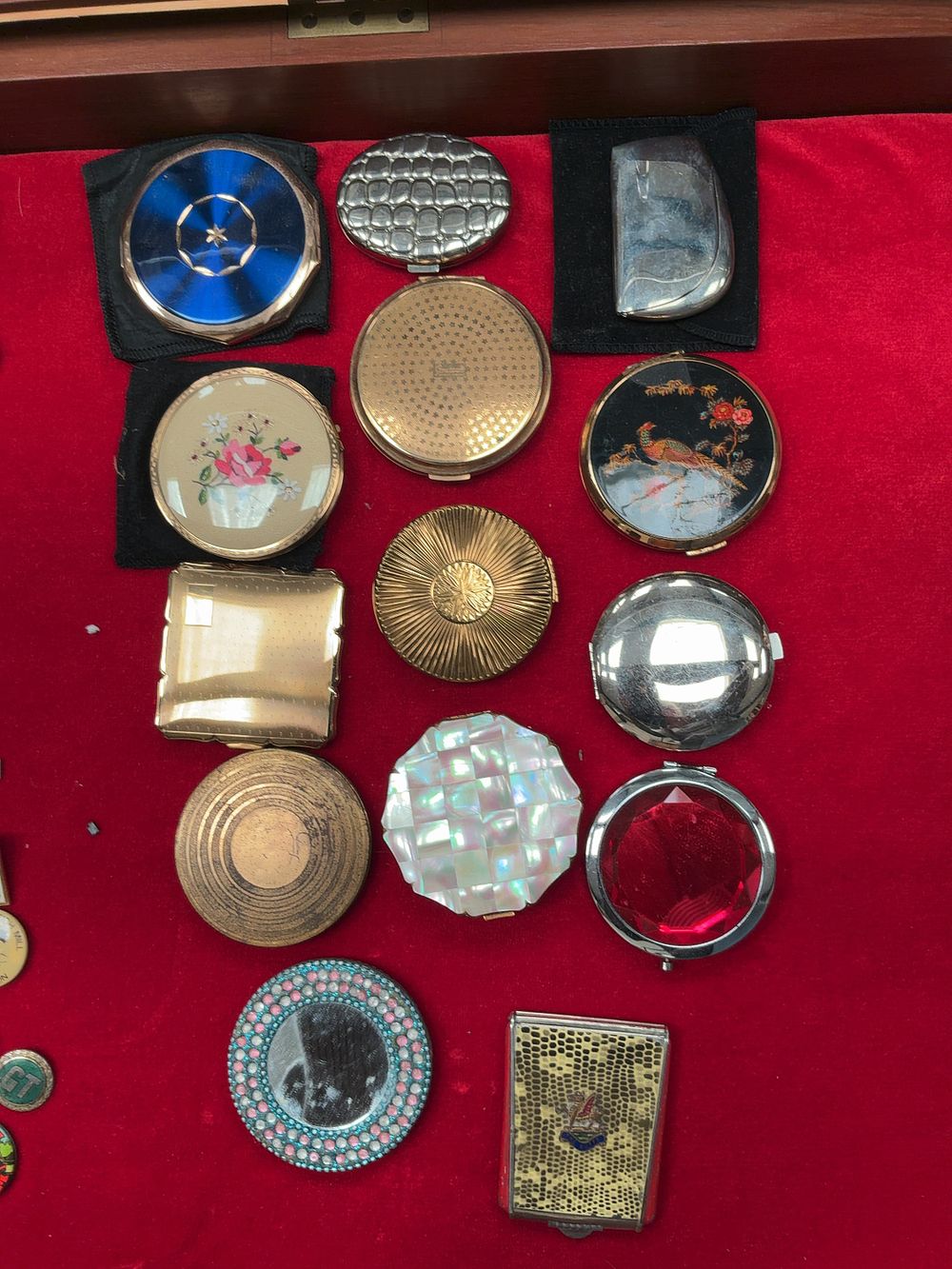 Lot 417: A Collection of Fourteen Vintage Cosmetic Compacts and...