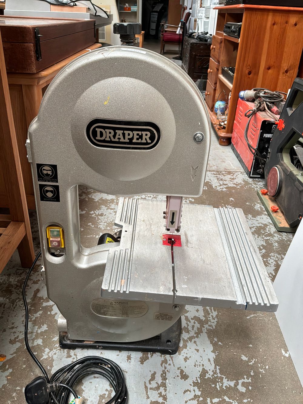 Lot 458: Draper BS190B Two-Wheel Benchtop Bandsaw
