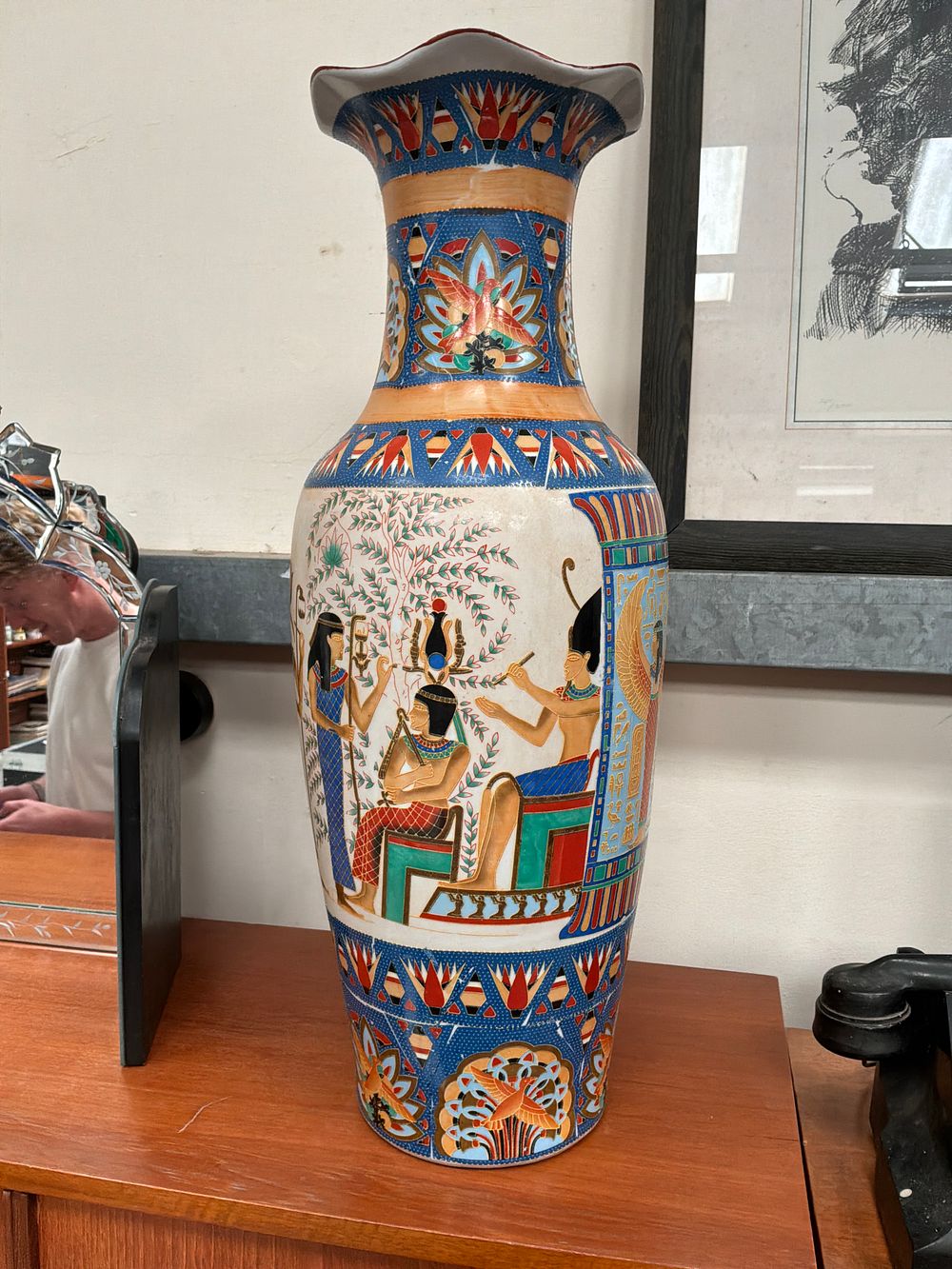 Lot 470: A Large 20th-Century Chinese Export Ceramic Vase in...