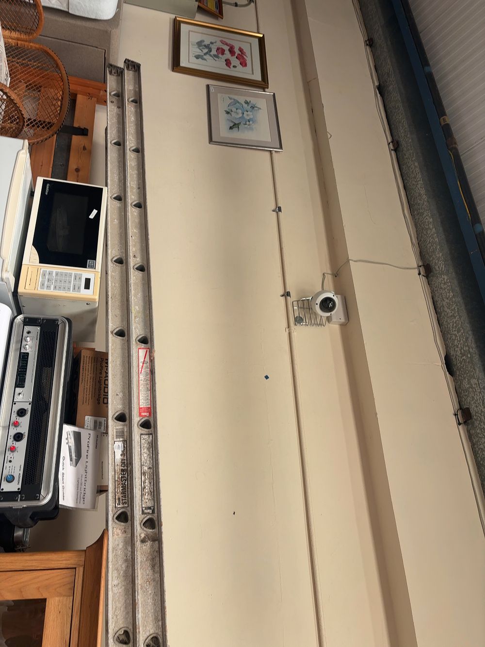 Lot 482: A Large Starmaster DIY 3 Aluminium Extension Ladder