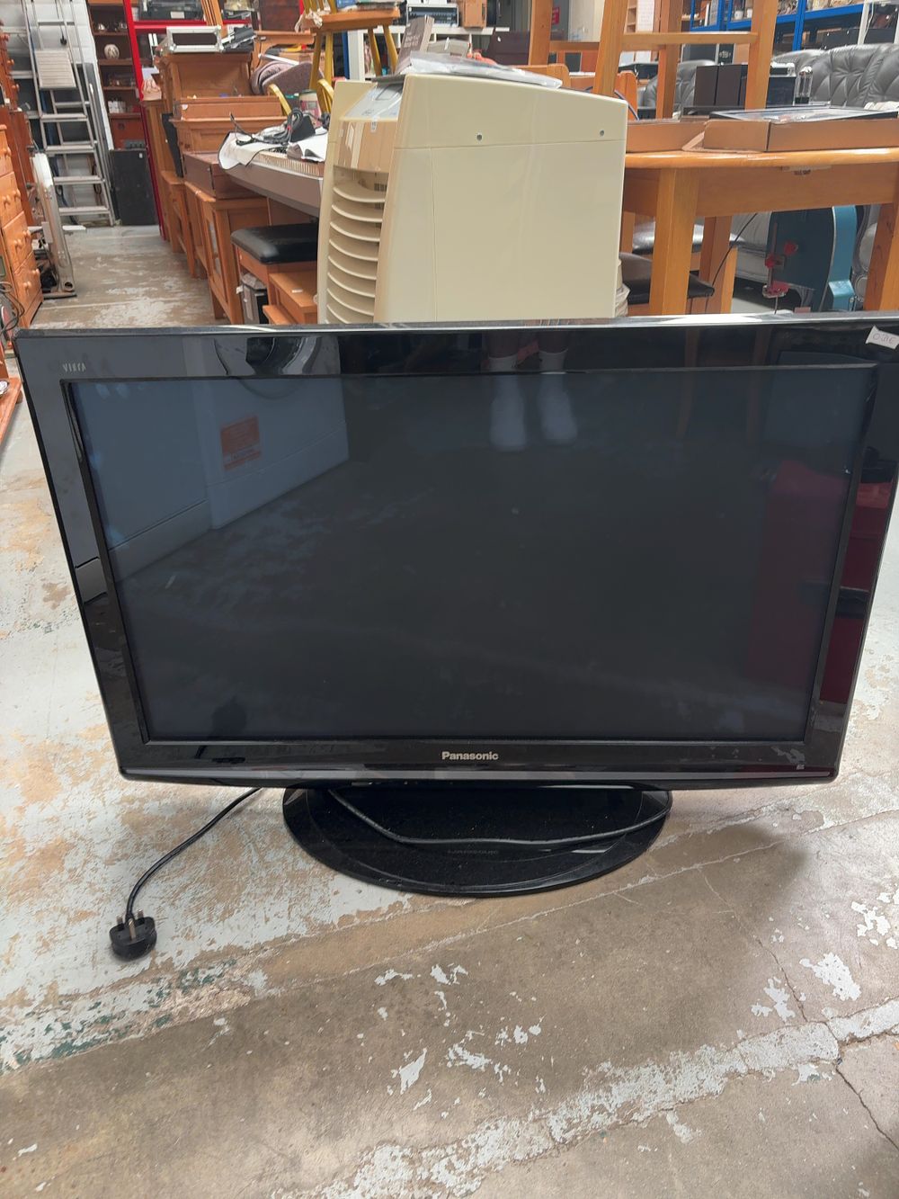 Lot 503: Panasonic Viera TX-P37X10B 37-inch HD Ready Plasma Television