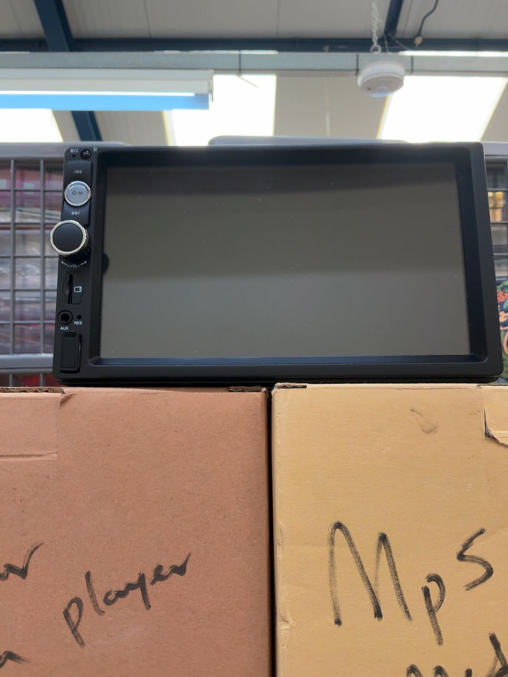 Lot 206: Generic 7010B 7-Inch Double-DIN Car MP5 Digital Media Player