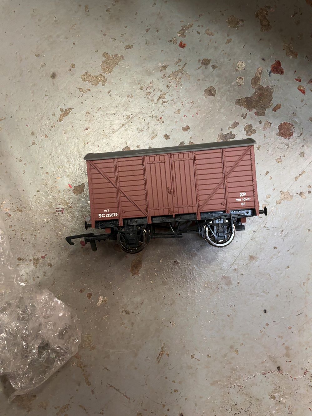 Lot 213: A Collection of OO Gauge Model Railway Rolling Stock and Framed Railway and Landscape Artworks