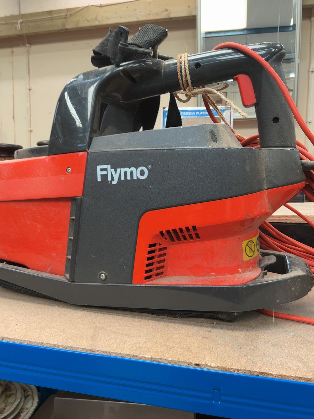 Lot 234: Flymo GardenVac Electric Garden Vacuum and Blower