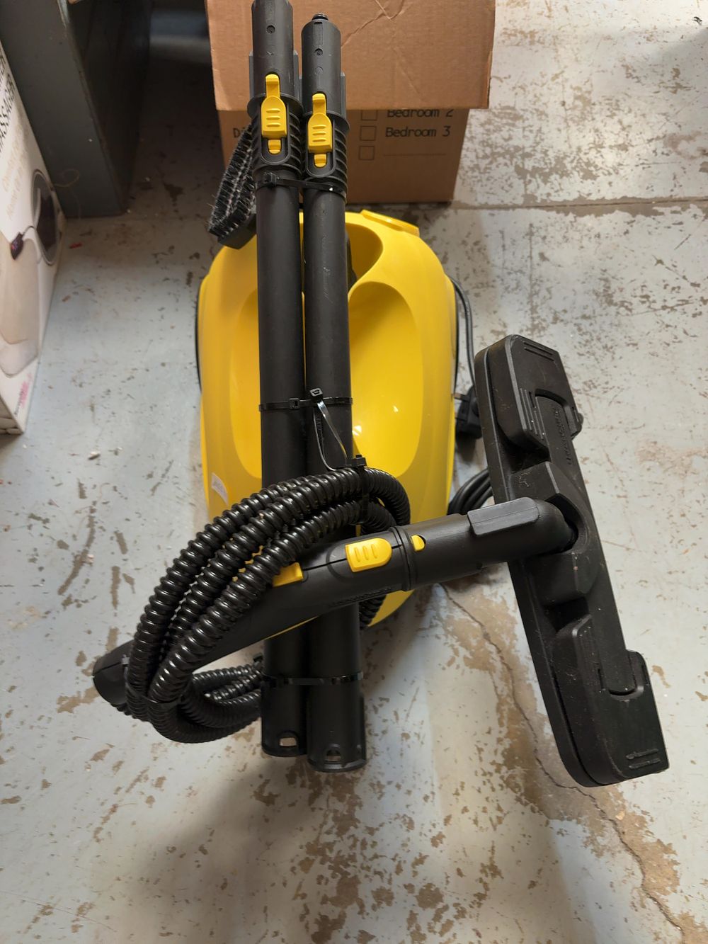 Lot 252: Kärcher Canister Steam Cleaner with Accessories