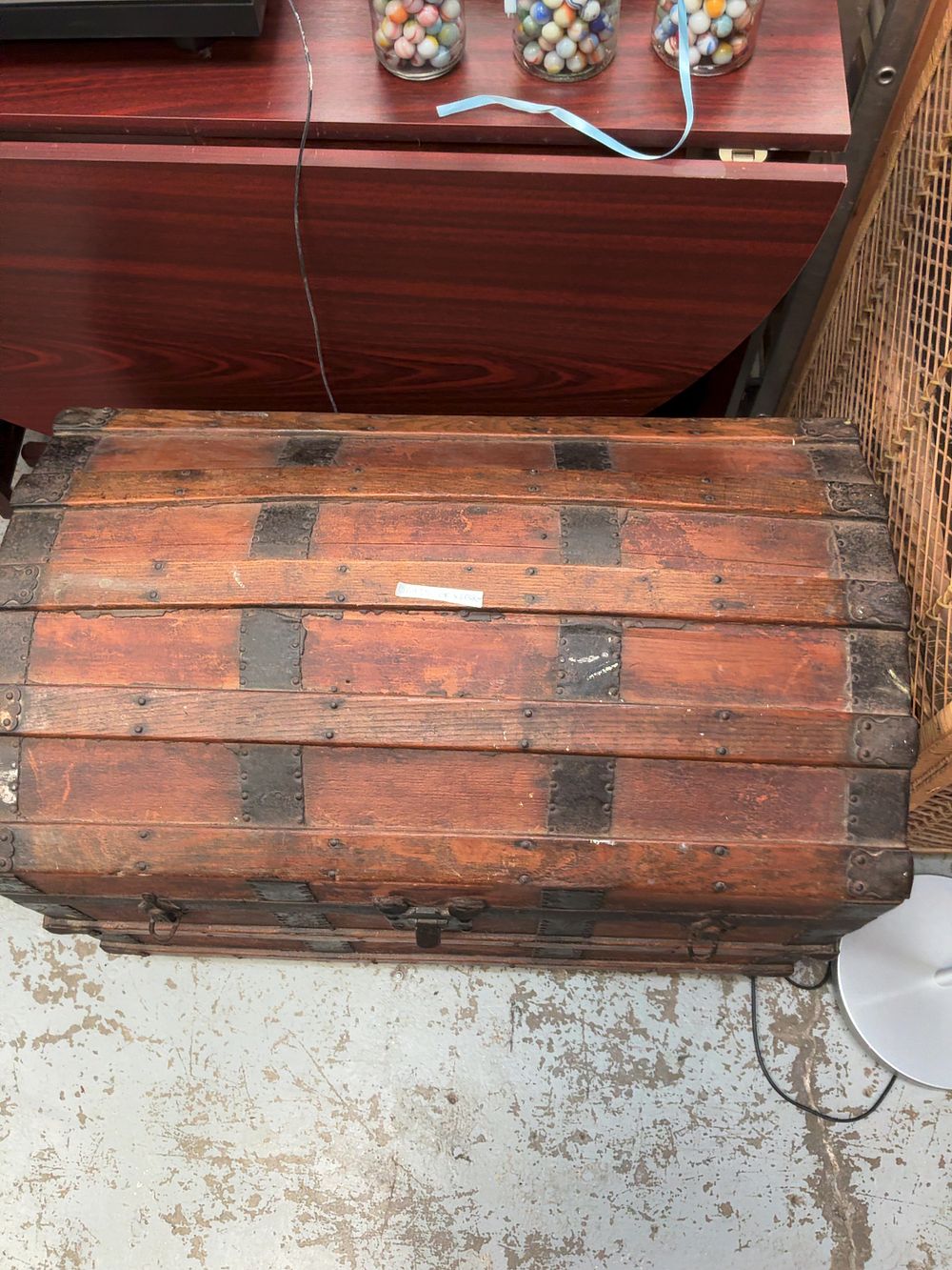 Lot 289: Late Victorian Wooden Stave Dome-Top Steamer Trunk