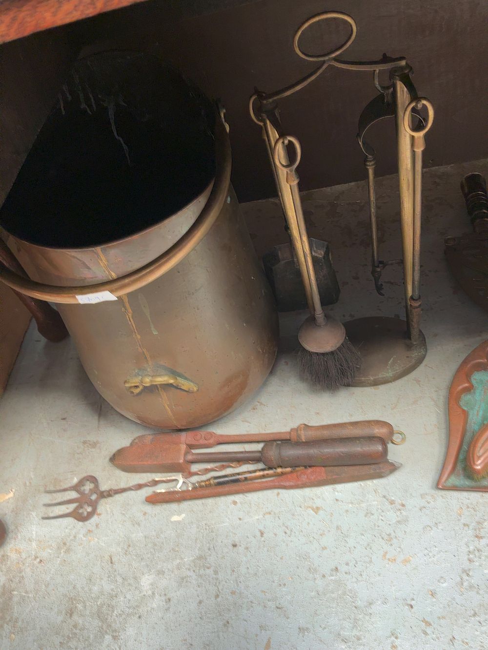 Lot 305: A Group of Antique and Vintage Metalware and Fireplace Accessories